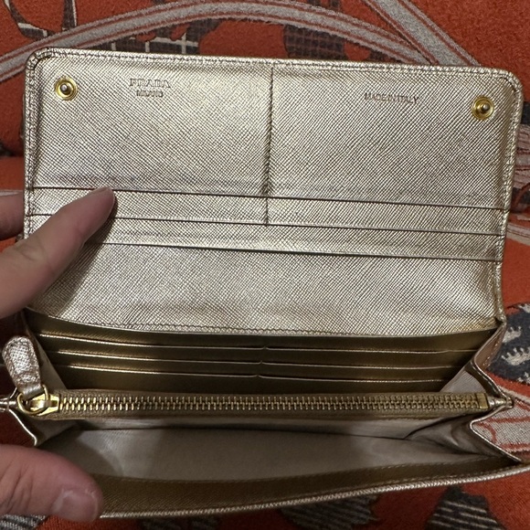 PRADA❤️🌟GOLD-TONE LEATHER WALLET⭐️ - Picture 5 of 9